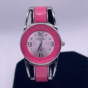 New pink  bracelet watch